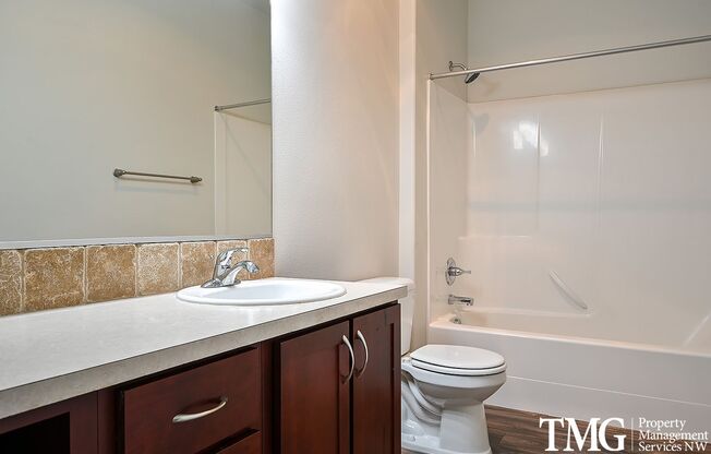 2 beds, 2 baths, 825 sqft, $1,599, Unit 1-12B