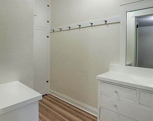 Studio, 1 bath, 445 sqft, $1,350
