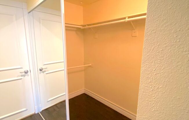 1 bed, 1 bath, $1,650, Unit 122