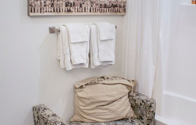 1 bed, 1 bath, 593 sqft, $1,135, Unit 434