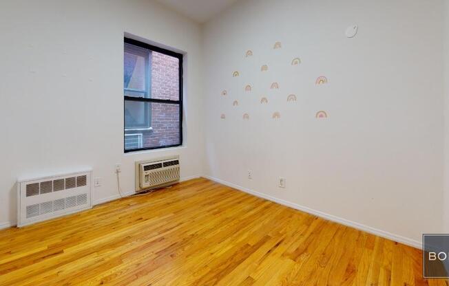 2 beds, 1 bath, $4,000, Unit 5C