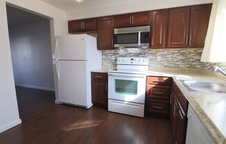 2 beds, 1 bath, $1,450, Unit # 13