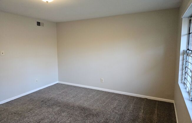 Newly renovated 2 bedroom, 1 bath duplex in Union City