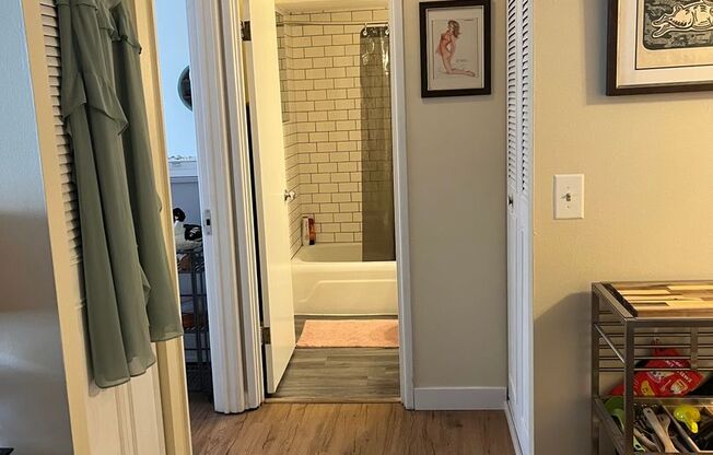 1 bed, 1 bath, $1,925, Unit 541-203