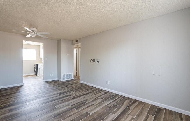 2 beds, 1 bath, 500 sqft, $925, Unit 102