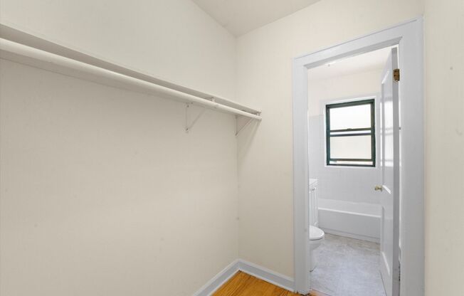 1 bed, 1 bath, 670 sqft, $1,795, Unit 2332.53B