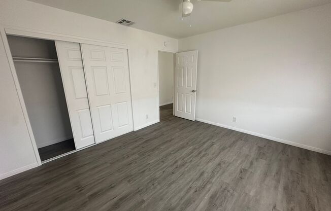 2 beds, 1 bath, 824 sqft, $1,000, Unit A