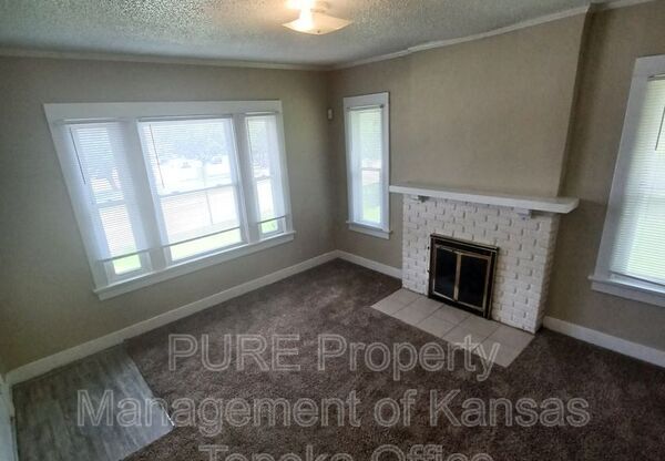 630 SW WASHBURN AVE