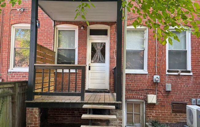 3 Bedroom 1.5 bath Fan home for rent