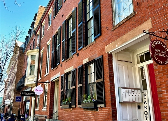 127 CHARLES ST