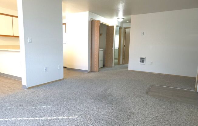 2 beds, 1 bath, 875 sqft, $1,450, Unit 127-58