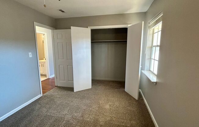 2 beds, 1 bath, 800 sqft, $1,005, Unit 6