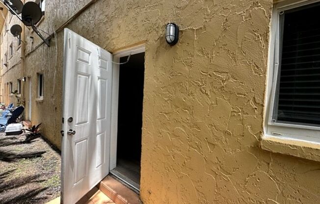 2 beds, 2 baths, 1,050 sqft, $1,995, Unit 103