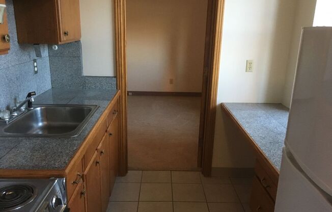 1 bed, 1 bath, $695, Unit 501