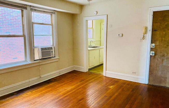 1 bed, 1 bath, $1,195, Unit Apt. 10