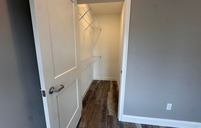 4 beds, 1 bath, 971 sqft, $3,800, Unit 214