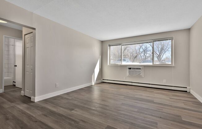 2 beds, 1 bath, $1,685, Unit 111