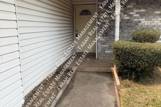 803 E TIMBERVIEW LN