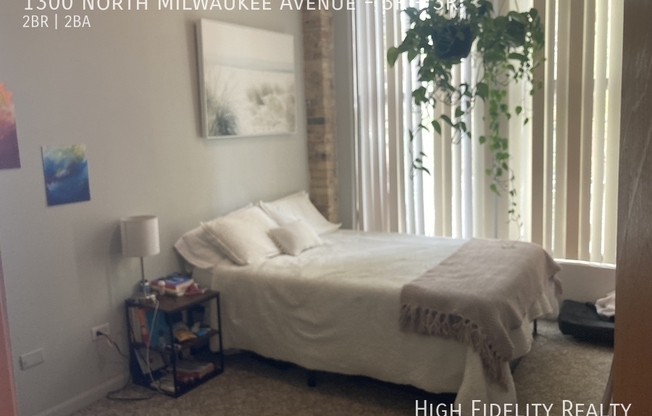 1300 N MILWAUKEE AVE