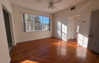 1 bed, 1 bath, 765 sqft, $1,595, Unit 7