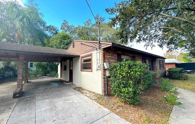 1502 W COUNTRY CLUB DR