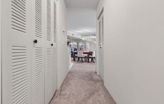 2 beds, 2 baths, $2,700, Unit #1402
