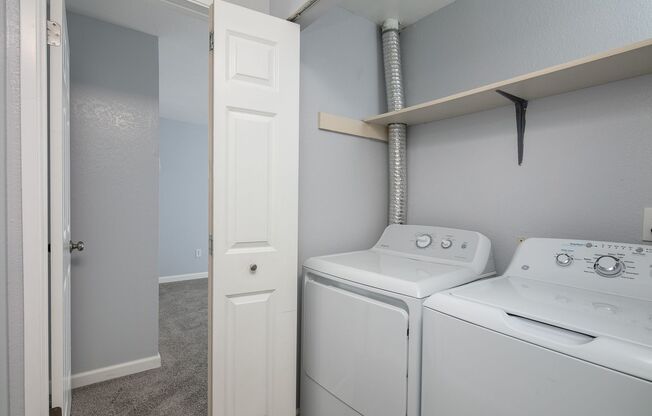 1 bed, 1 bath, 723 sqft, $1,675, Unit B23