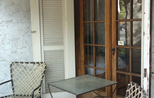 Beautiful 3 Bedroom home located in the Historical Fresno High School area!