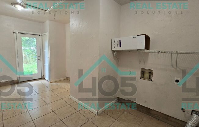 3 beds, 2 baths, $1,400