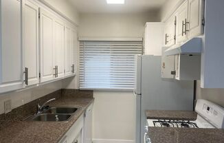 1 bed, 1 bath, 850 sqft, $2,450