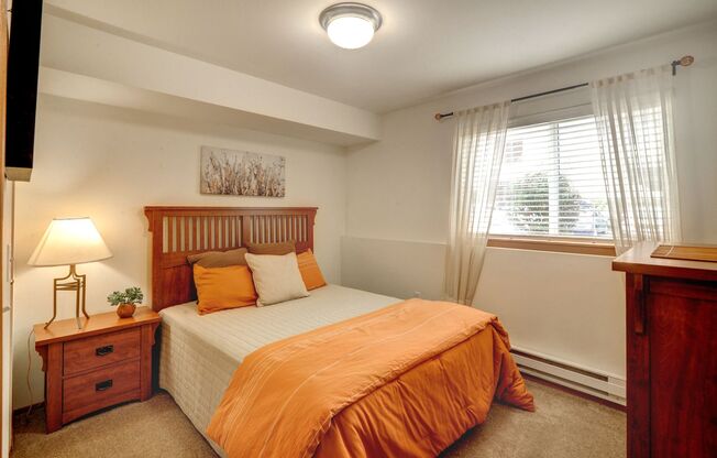 2 beds, 2 baths, 886 sqft, $2,095, Unit H302