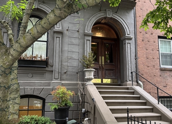 1 bed, 1 bath, 475 sqft, $2,800, Unit GF
