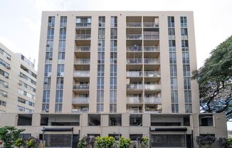 Urban Living in the Heart of Honolulu – Spacious 2 Bed, 1 Bath