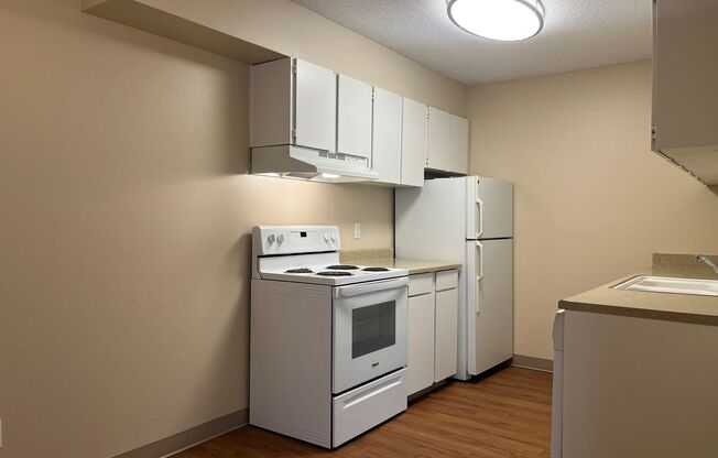 1 bed, 1 bath, 642 sqft, $1,050, Unit 108