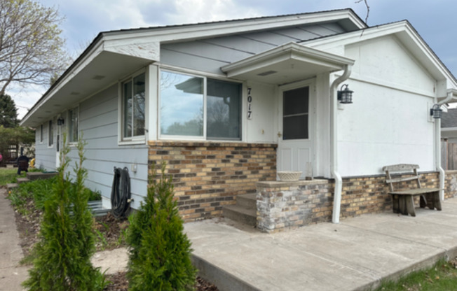 7017 74 1/2 AVE N