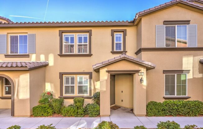 Like New Townhouse Walking Distance to Downtown Summerlin!