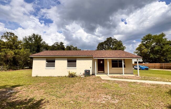 Modern Comfort Meets Prime Location – Spacious 3BR/2BA Retreat Near Dean & University!