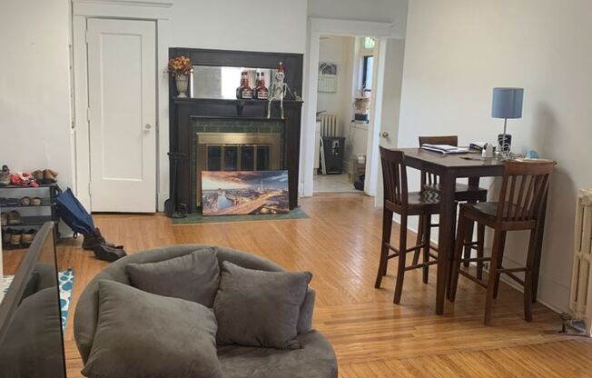 2 beds, 1 bath, $2,100, Unit S3