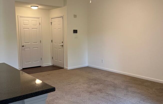 1 bed, 1 bath, 858 sqft, $1,550, Unit 515