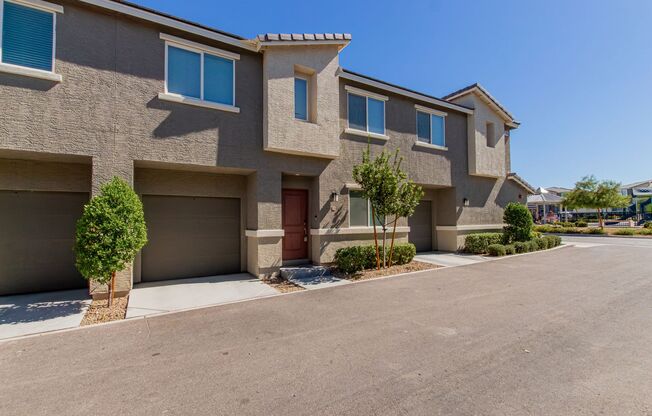 Modern 3-bedroom townhome in the Mosaic community!