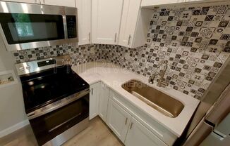 151 W 17 ST