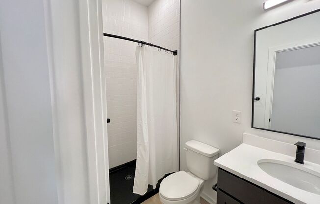 Studio, 1 bath, 400 sqft, $1,724, Unit 305