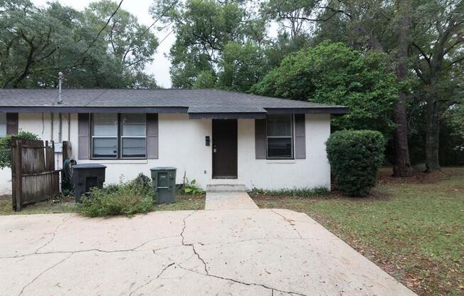 2020 HOLLYWOOD DR