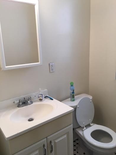 3 beds, 1 bath, 1,425 sqft, $1,595, Unit 4815-B2