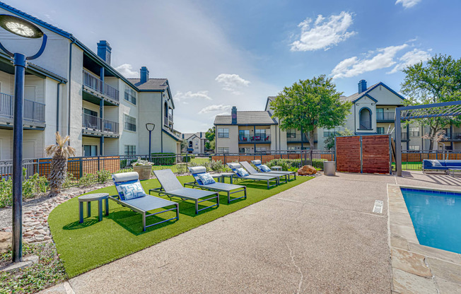 the reserve at bucklin hill leasing office patio and pool