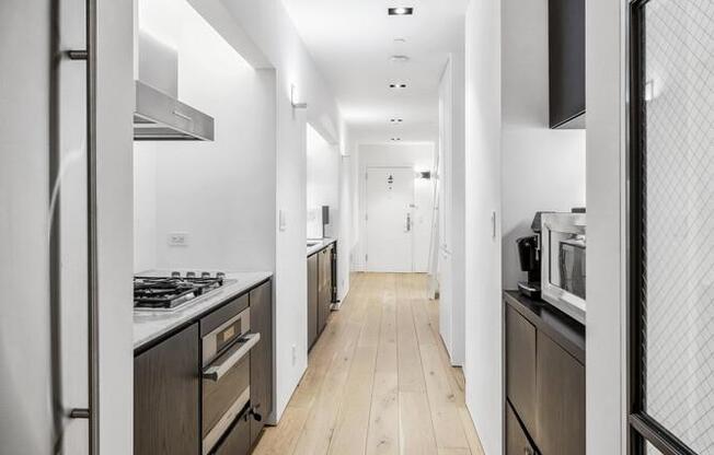 1 bed, 1 bath, 850 sqft, $6,000, Unit 928