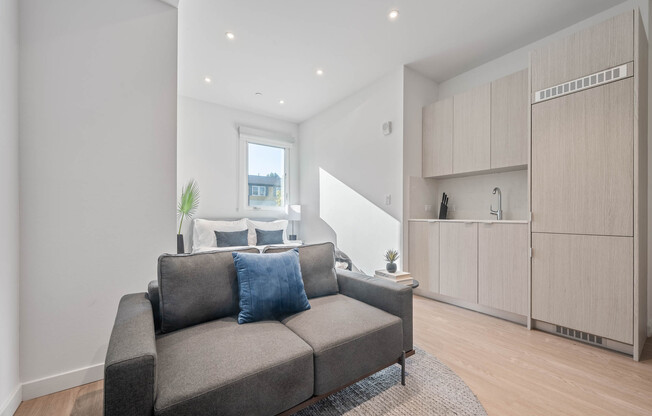5 BELFORD AVE