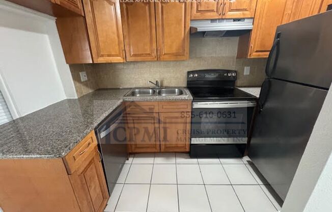 2 beds, 1 bath, 827 sqft, $1,825, Unit 653