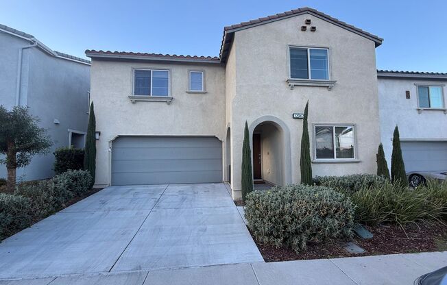 Spacious 4 Bed/2.5 Bath Home In Exclusive Gated Community In Lake Elsinore!