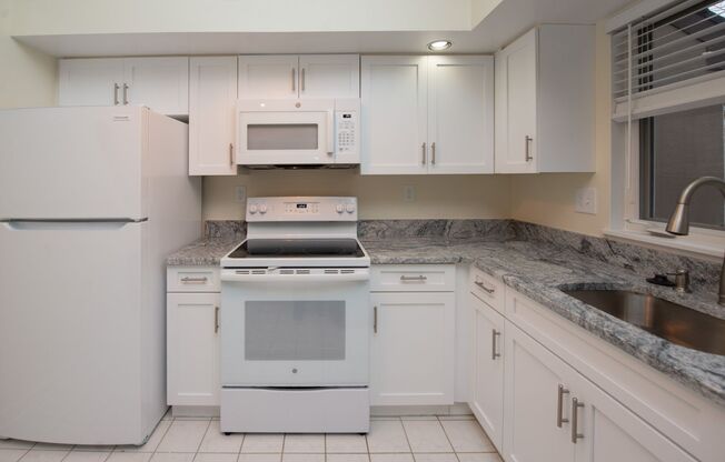 2 beds, 2 baths, 1,087 sqft, $2,695, Unit 7J